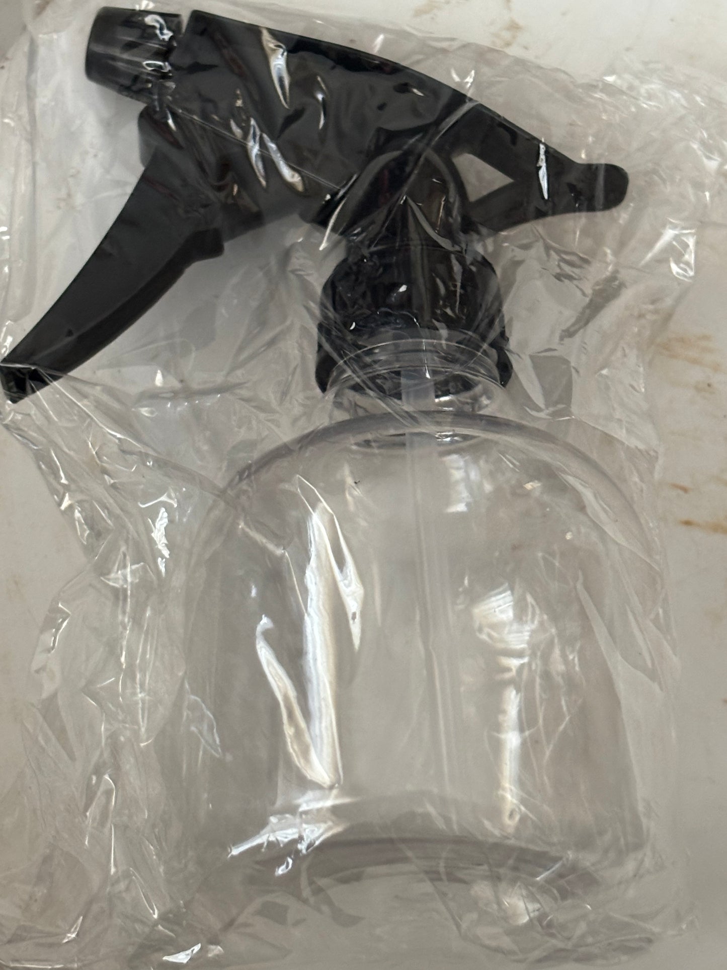 Water spray trigger with 250ml bottle.