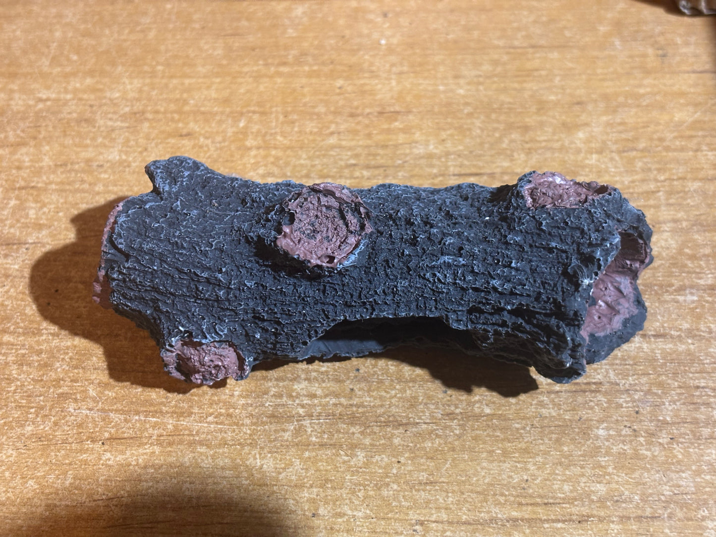 Fake log hide for tarantula slings upto about 50mm leg span.